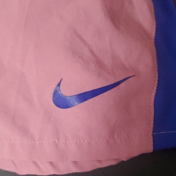 GIRLS NIKE SHORTS - Picture 2 of 3